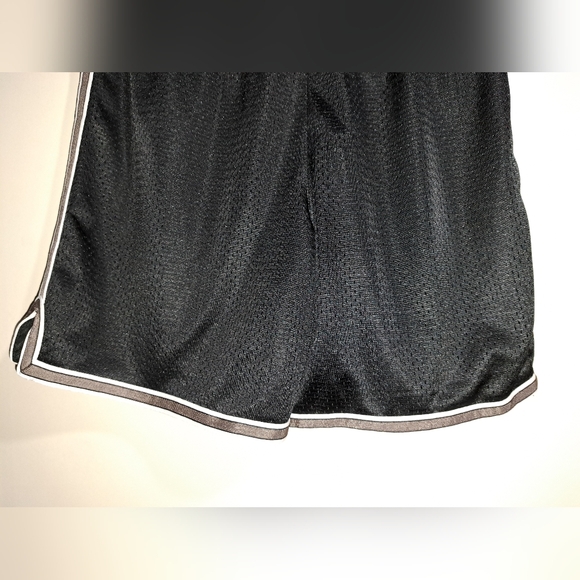Nike atheltic/ basketball shorts - Picture 6 of 12